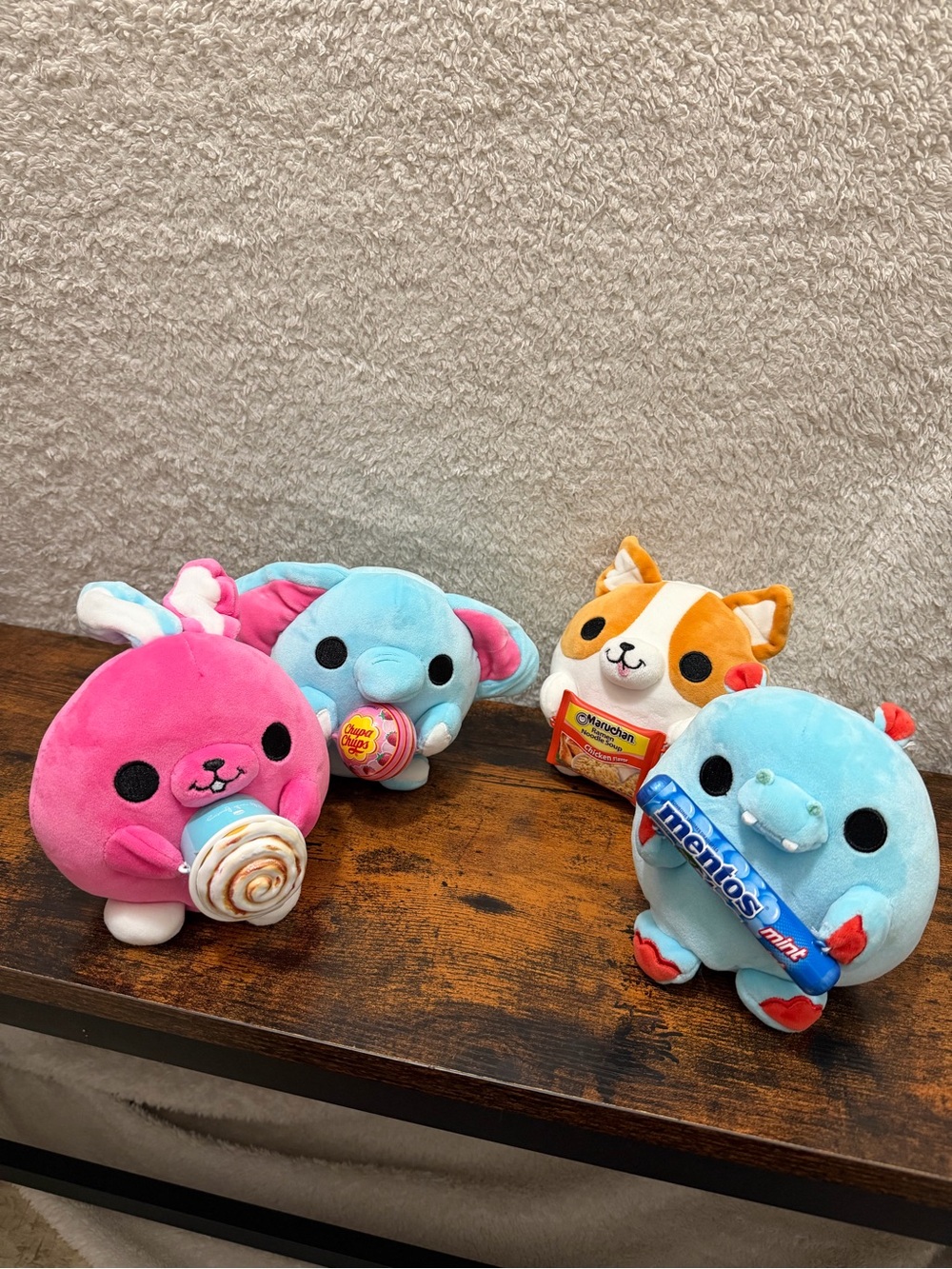 Zuru Snackles Plush Toys Lot 4 5 in Cinnabon Maruchan Stuffed Animal Snacks Cute